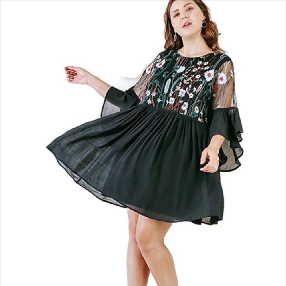 🔥 SOLD OUT!!🔥NWT Embroidered Peasant Tunic/Dress